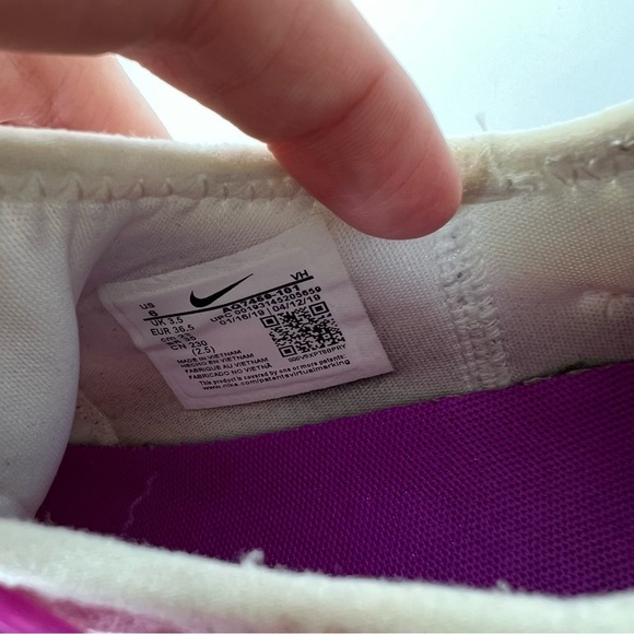 Nikes sneakers womens size 6 - Picture 5 of 7
